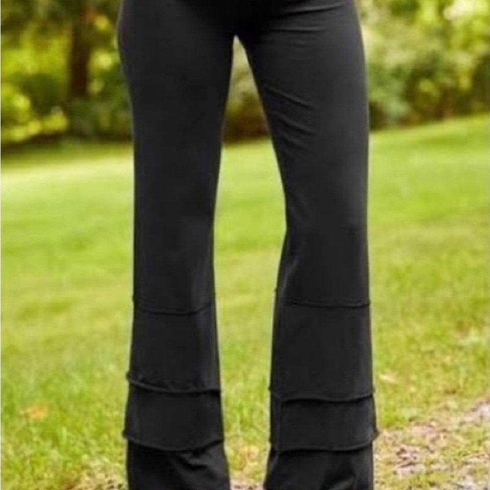Gently worn Matilda Jane women's black Finn pants size medium